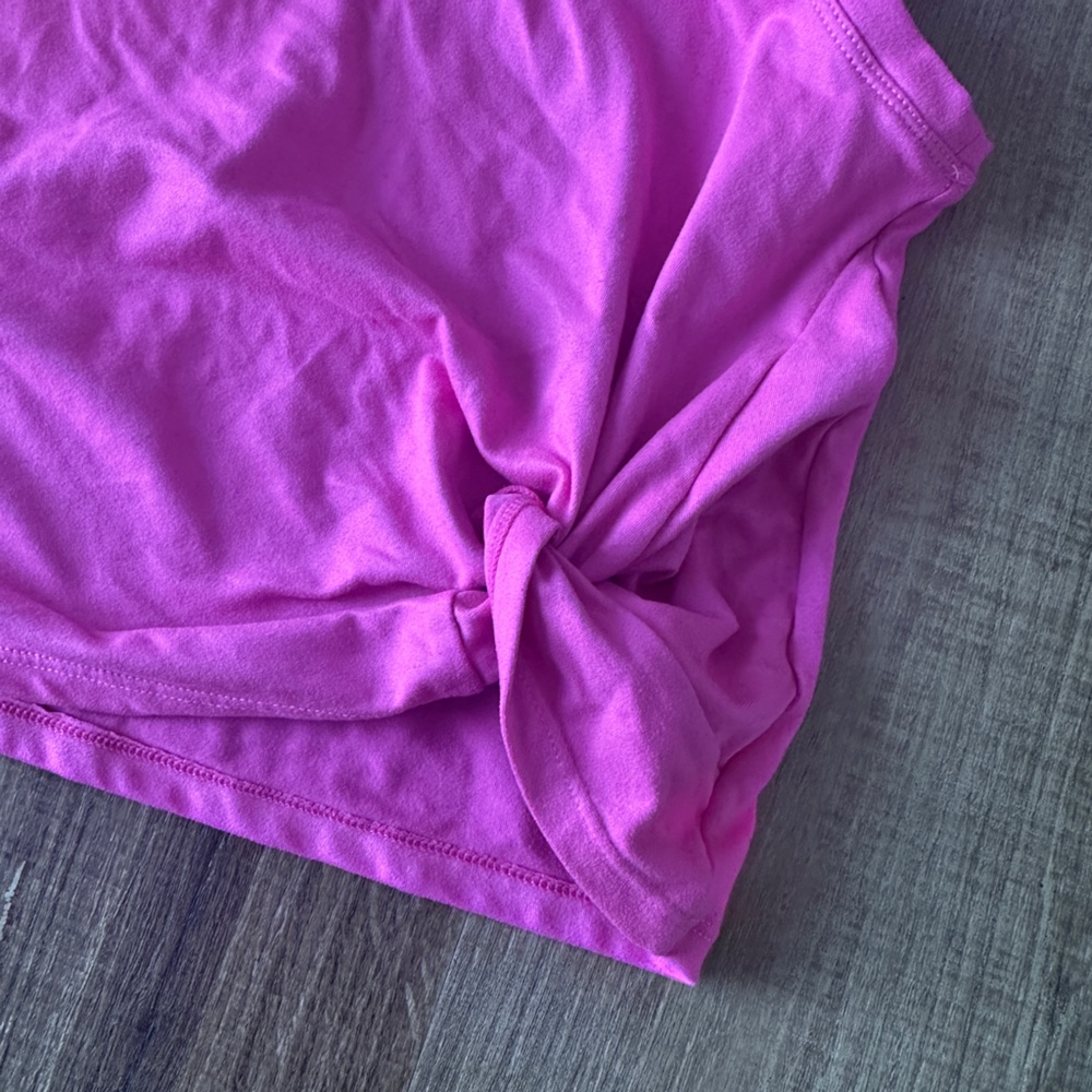 Yogalicious Hot Pink Tank with twist size S (7-8) - Picture 2 of 4